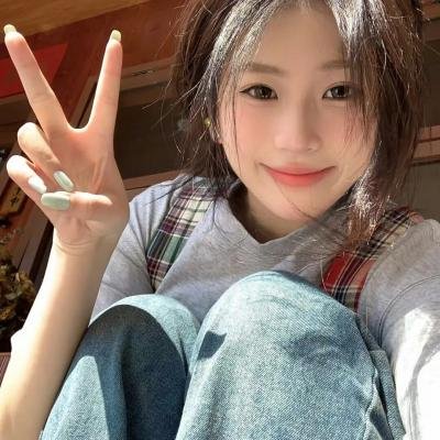 黑暗中的两个人